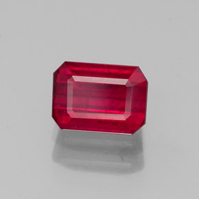 Rubis rouge naturelle taille émeraude, 1,57 ct, SI