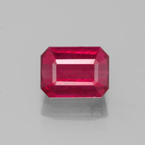 Rubis rouge naturelle taille émeraude, 1,34 ct, SI