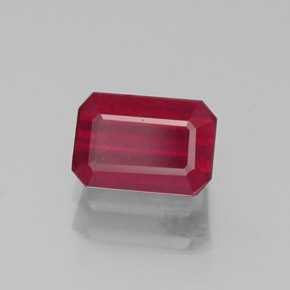 Rubis rouge naturelle taille émeraude, 1,32 ct, SI