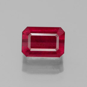 Rubis rouge naturelle taille émeraude, 1,56 ct, SI
