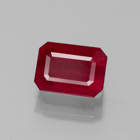 Rubis rouge naturelle taille émeraude, 1,56 ct, SI