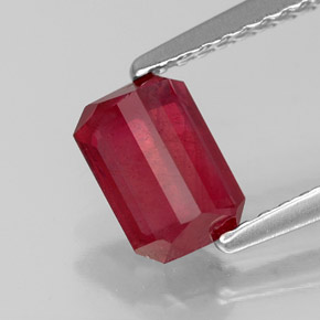 Rubis rouge naturelle taille émeraude, 1,20 ct, SI