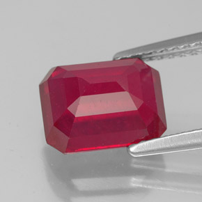 Rubis rouge naturelle taille émeraude, 3,58 ct, SI