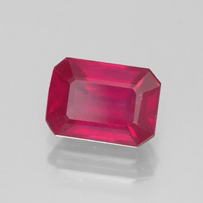 Rubis rouge naturelle taille émeraude, 1,34 ct, SI