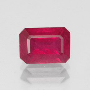 Rubis rouge naturelle taille émeraude, 1,40 ct, SI