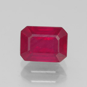 Rubis rouge naturelle taille émeraude, 1,39 ct, SI