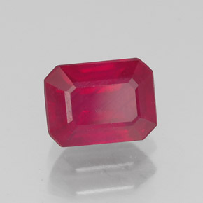 Rubis rouge naturelle taille émeraude, 1,39 ct, SI