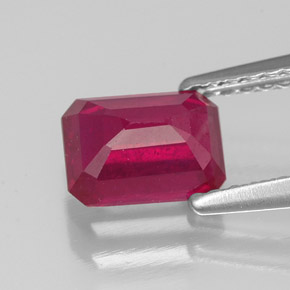 Rubis rouge naturelle taille émeraude, 1,41 ct, VS-SI