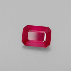 Rubis rouge naturelle taille émeraude, 1,36 ct, VS-SI