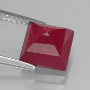 Rubis rouge naturelle carré, 3,44 ct, SI