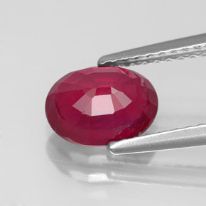 Rubis rouge naturelle coupe ovale, 1,75 ct, SI