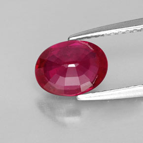Rubis rouge naturelle coupe ovale, 1,78 ct, VS-SI