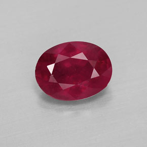 Rubis rouge naturelle coupe ovale, 1,82 ct, VS-SI