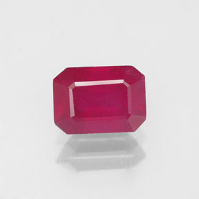 Rubis rouge naturelle taille émeraude, 1,47 ct, VS-SI