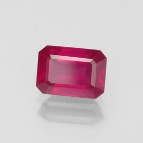 Rubis rouge naturelle taille émeraude, 1,54 ct, VS-SI