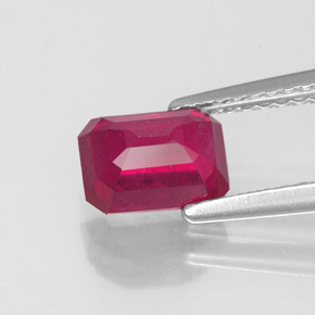 Rubis rouge naturelle taille émeraude, 1,50 ct, VS-SI