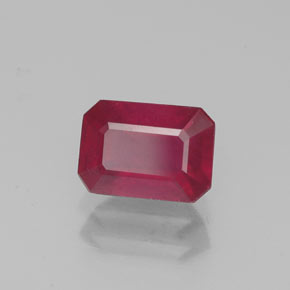 Rubis rouge naturelle taille émeraude, 1,47 ct, VS-SI