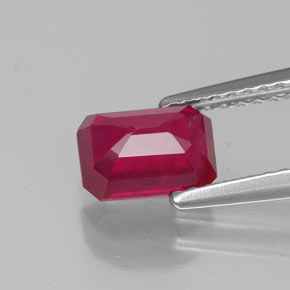 Rubis rouge naturelle taille émeraude, 1,47 ct, VS-SI