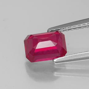 Rubis rouge naturelle taille émeraude, 1,50 ct, VS-SI