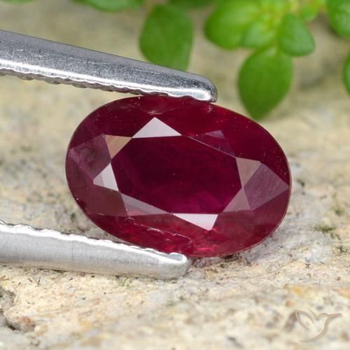 0.92ct Naturel Rouge foncé Rubis, ovale, VS-SI