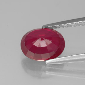 Rubis rouge naturelle coupe ovale, 2,81 ct, VS-SI