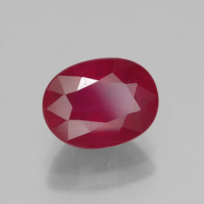 Rubis rouge naturelle coupe ovale, 2,85 ct, VS-SI