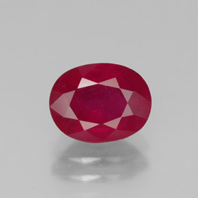 Rubis rouge naturelle coupe ovale, 1,85 ct, VS-SI