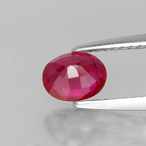 Rubis rouge naturelle coupe ovale, 0,86 ct, VS-SI