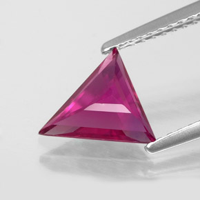 Rubis rouge naturelle trillion, 1,36 ct, VS-SI