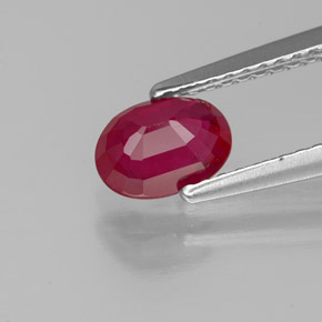 Rubis rouge naturelle coupe ovale, 0,95 ct, VS-SI