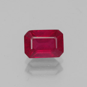 Rubis rouge naturelle taille émeraude, 1,32 ct, VS-SI