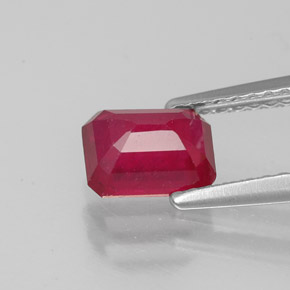 Rubis rouge naturelle taille émeraude, 1,42 ct, VS-SI