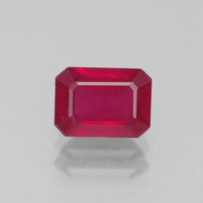 Rubis rouge naturelle taille émeraude, 1,59 ct, VS-SI