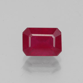 Rubis rouge naturelle taille émeraude, 1,56 ct, VS-SI