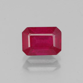 Rubis rouge naturelle taille émeraude, 1,46 ct, SI