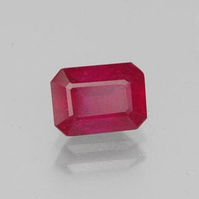 Rubis rouge naturelle taille émeraude, 1,46 ct, SI