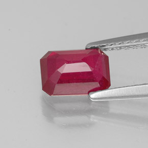 Rubis rouge naturelle taille émeraude, 1,46 ct, SI