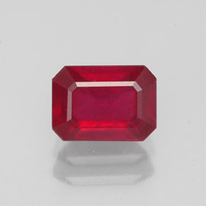 Rubis rouge naturelle taille émeraude, 1,63 ct, VS-SI