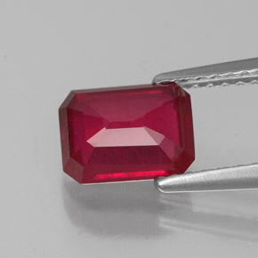 Rubis rouge naturelle taille émeraude, 1,80 ct, VS-SI