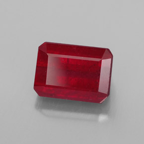 Rubis rouge naturelle taille émeraude, 1,87 ct, SI