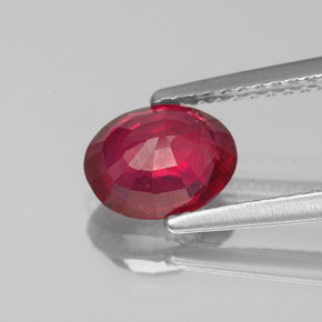 Rubis rouge naturelle coupe ovale, 1,57 ct, VS-SI