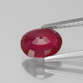 Rubis rouge naturelle coupe ovale, 1,73 ct, SI
