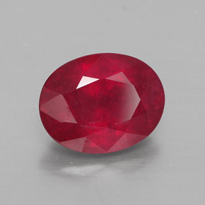 Rubis rouge naturelle coupe ovale, 2,66 ct, VS-SI