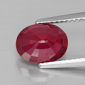 Rubis rouge naturelle coupe ovale, 2,74 ct, VS-SI