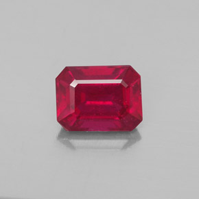 Rubis rouge naturelle taille émeraude, 2,06 ct, VS-SI
