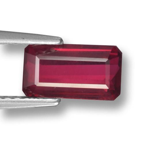 Rubis rouge naturelle taille émeraude, 1,71 ct, VS-SI