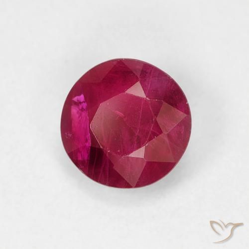 Rubis Rouge foncé naturelle Tour, 0.76 ct, VS-SI