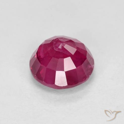 Rubis Rouge moyen naturelle Tour, 0.94 ct, VS-SI