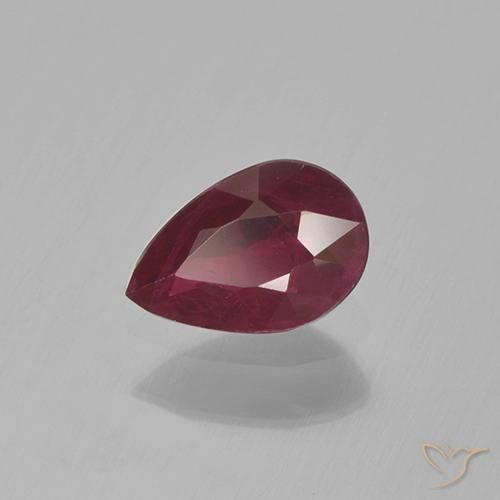 Rubis Rouge foncé naturelle En forme de poire, 0.48 ct, VS-SI