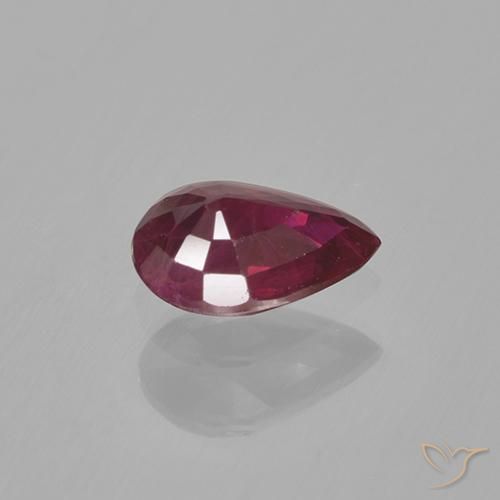Rubis Rouge foncé naturelle En forme de poire, 0.48 ct, VS-SI